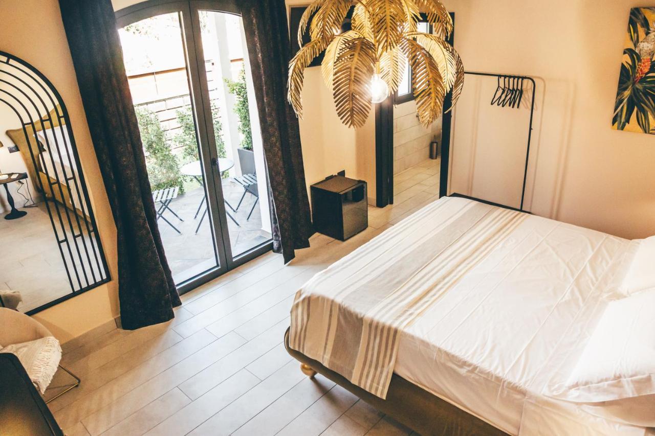 オリヴェーリ Eksotika Bed & Breakfast エクステリア 写真