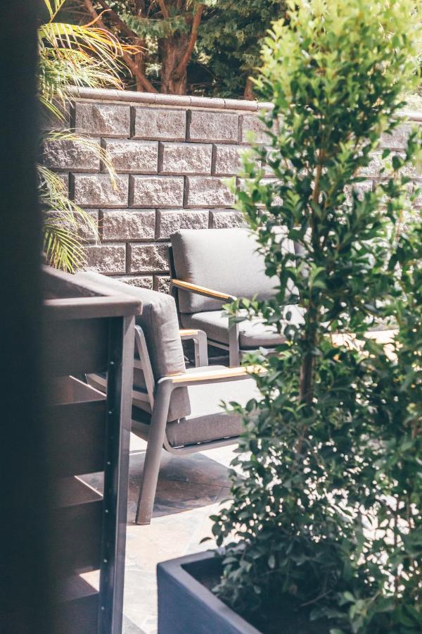 オリヴェーリ Eksotika Bed & Breakfast エクステリア 写真