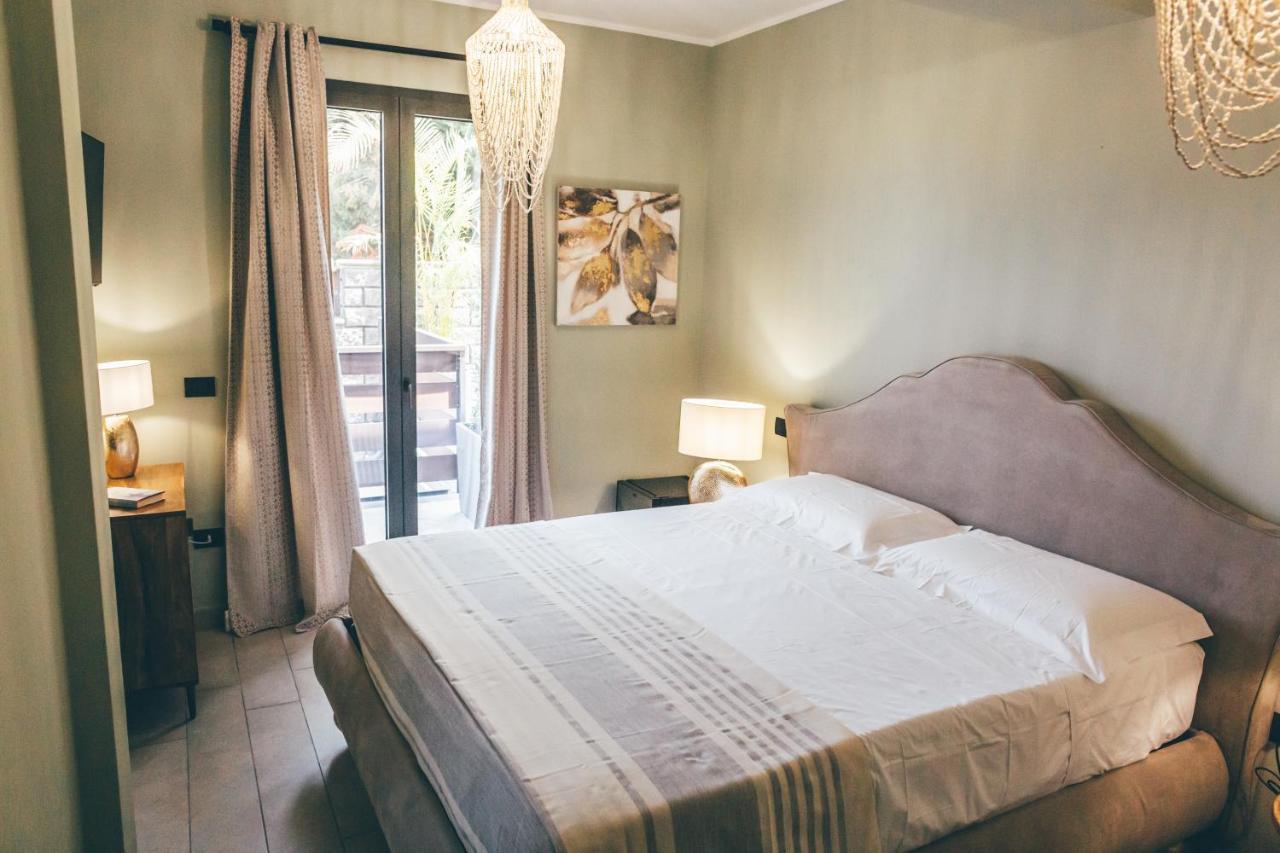 オリヴェーリ Eksotika Bed & Breakfast エクステリア 写真
