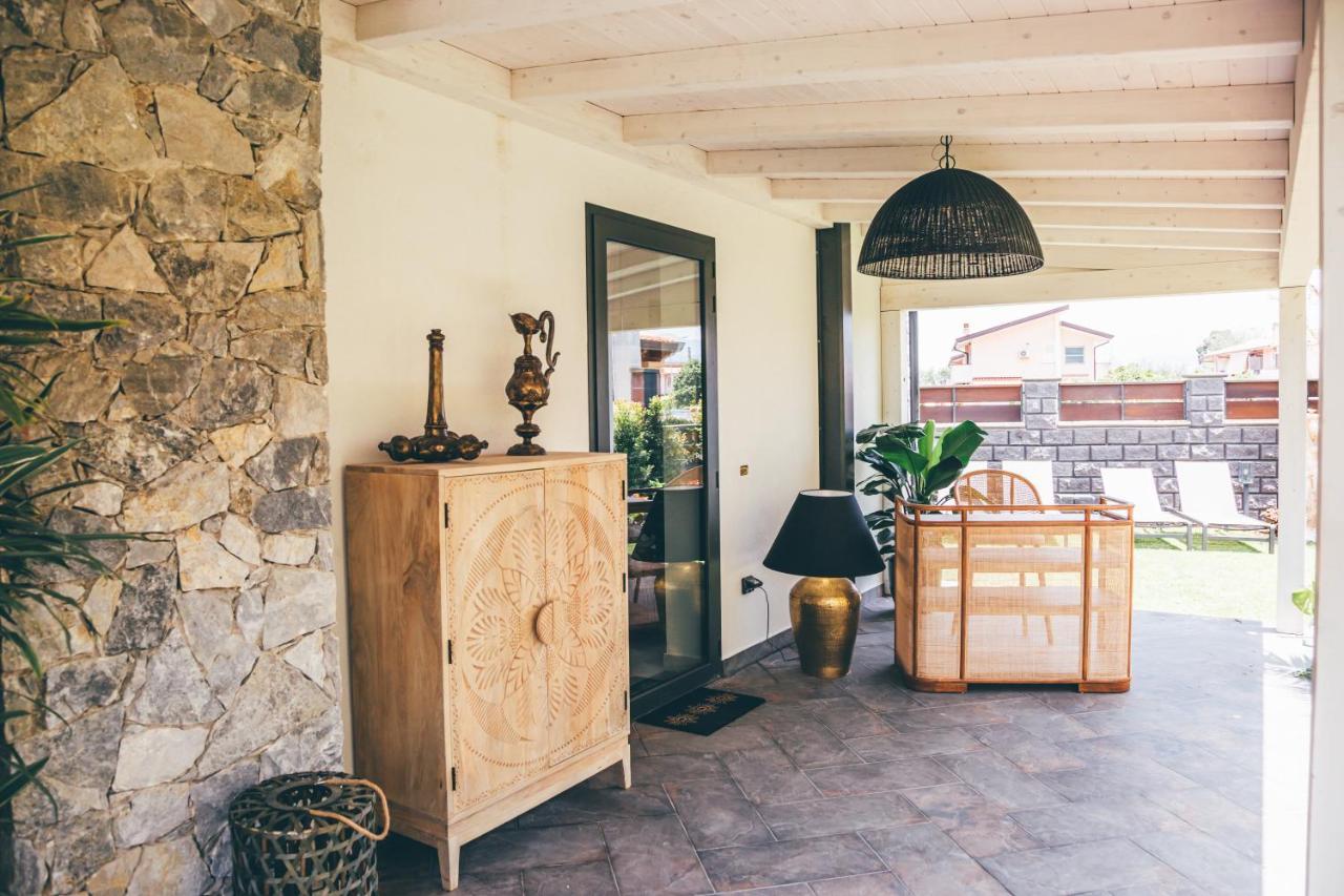オリヴェーリ Eksotika Bed & Breakfast エクステリア 写真
