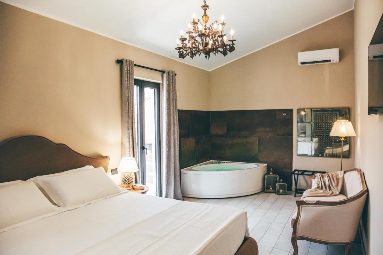 オリヴェーリ Eksotika Bed & Breakfast エクステリア 写真