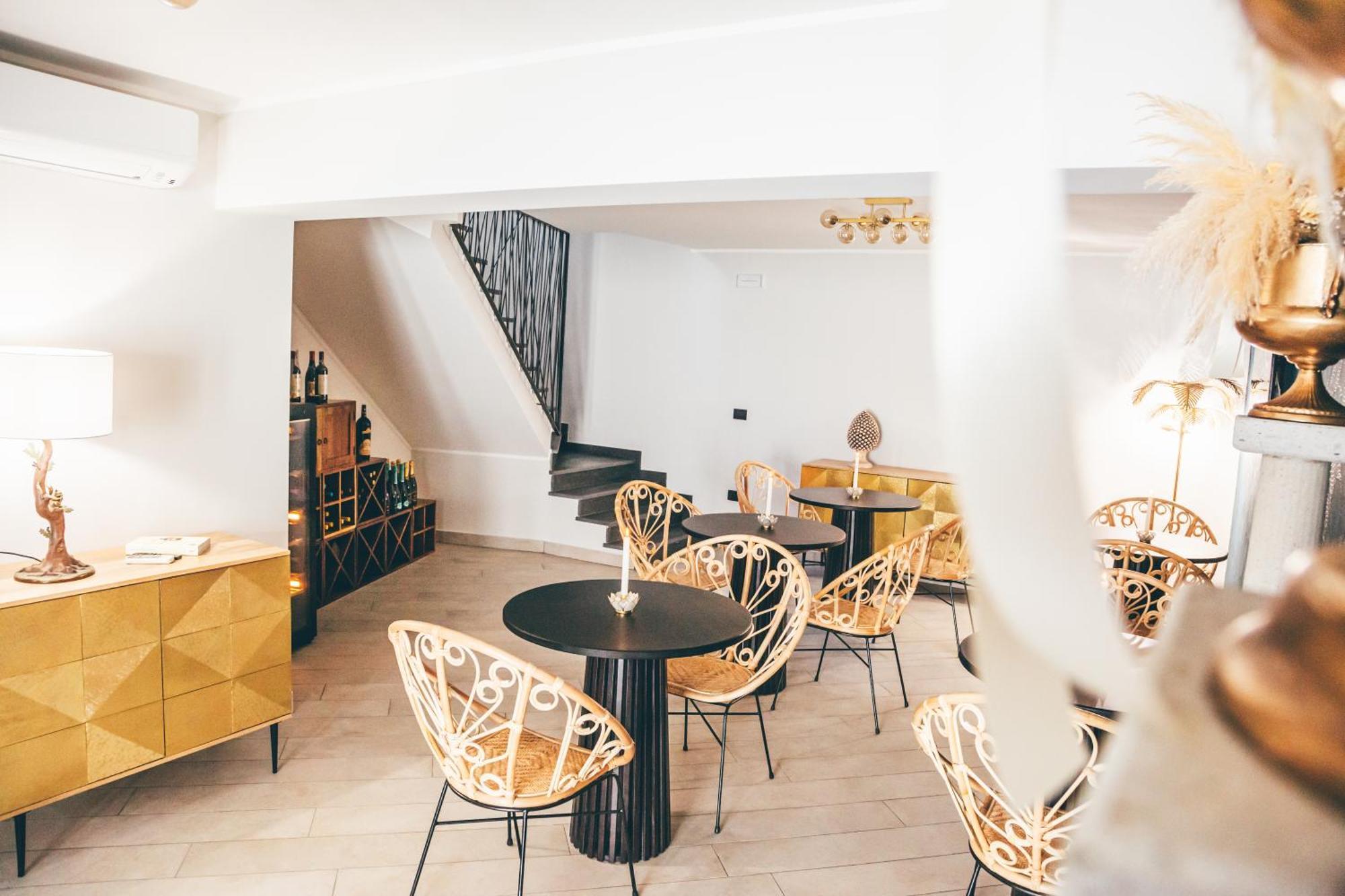 オリヴェーリ Eksotika Bed & Breakfast エクステリア 写真