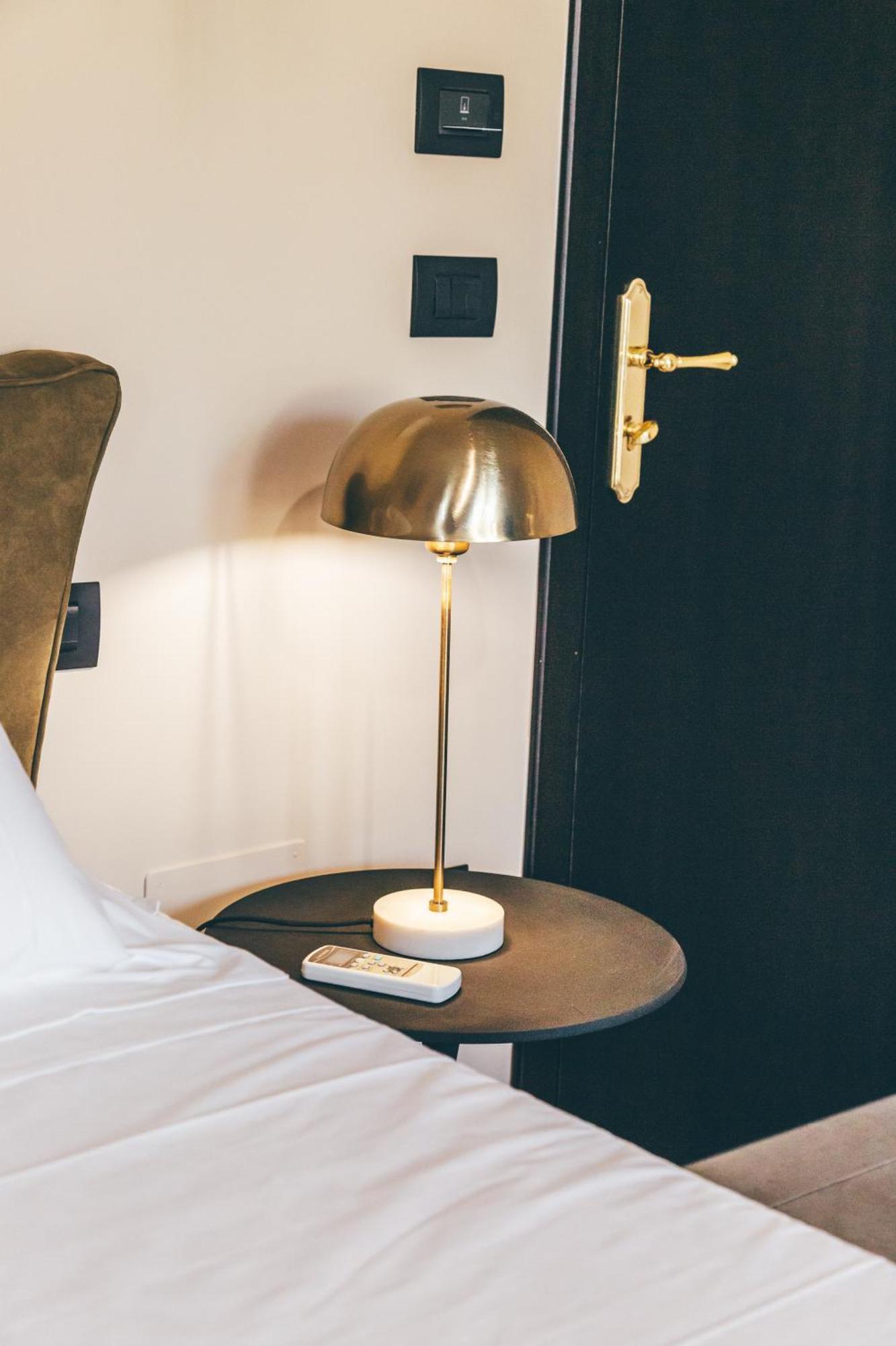 オリヴェーリ Eksotika Bed & Breakfast エクステリア 写真